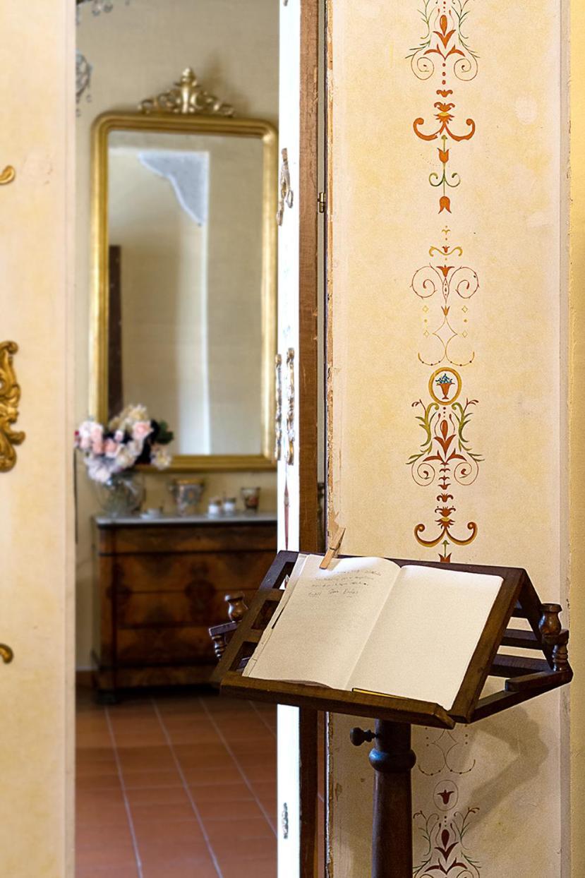 Donna Regina Dimora D'Epoca Apartment เนเปิลส์ ภายนอก รูปภาพ