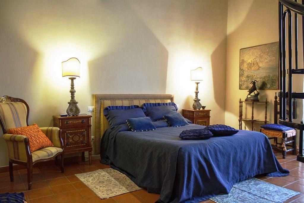 Donna Regina Dimora D'Epoca Apartment เนเปิลส์ ภายนอก รูปภาพ